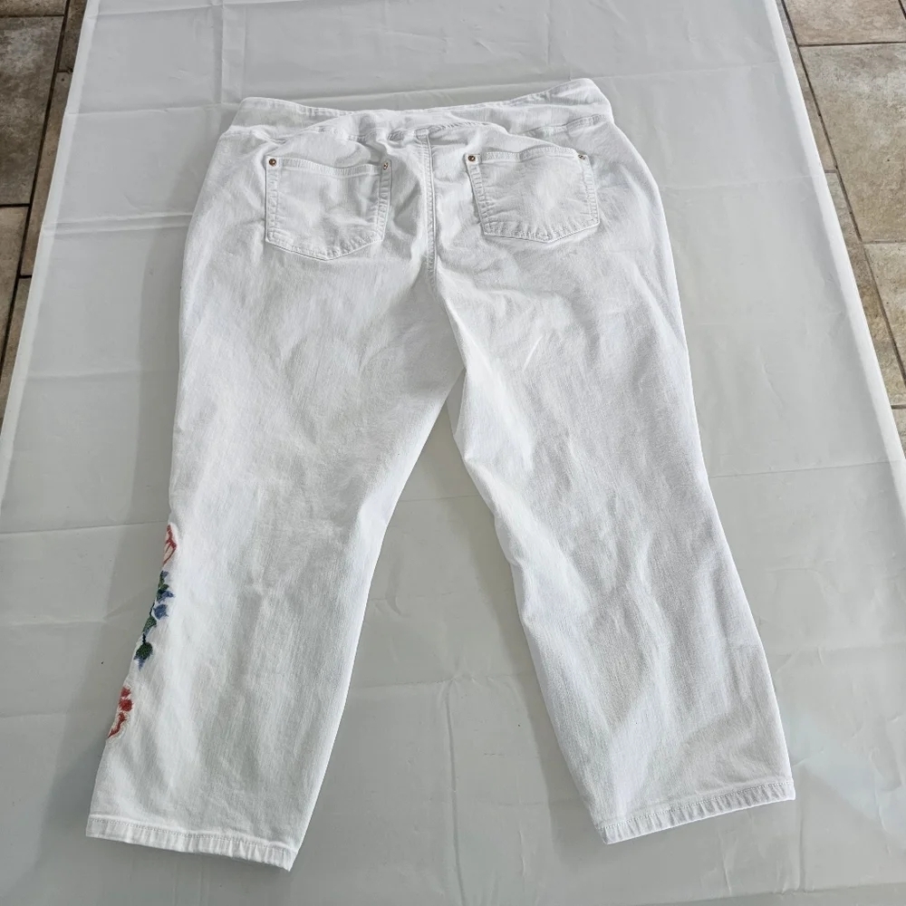 Belle By Kim Gravel 18w Woman's White Cropped Ankle Jeans - Picture 4 of 13